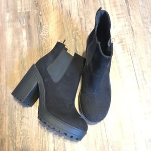 Divided Chelsea chunky heels